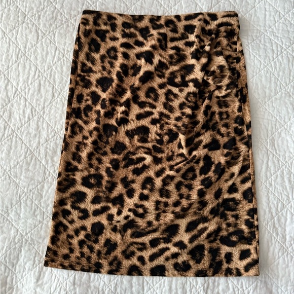 H&M Dresses & Skirts - NWT H&M Animal Print Pencil Skirt